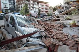 COLLAPSE IN THE CITY: Catastrophic Earthquake Wreaks Havoc on Central Colombia